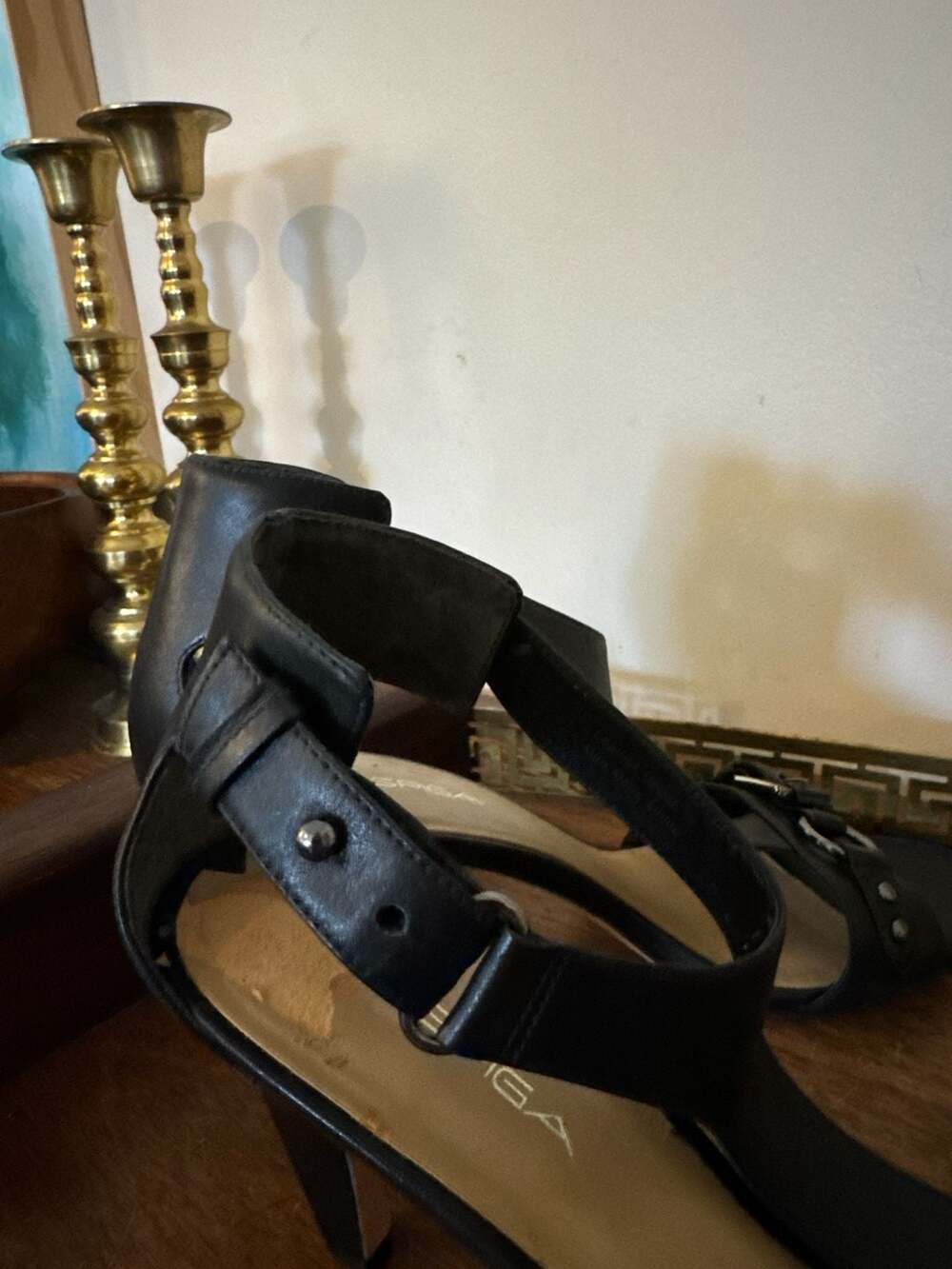 Via Spiga Black Leather T-Strap Heeled Sandals with Buckle Detail - Picture 8 of 11